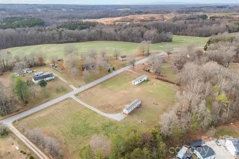3051 Shoal Rd, Crouse, NC 28033