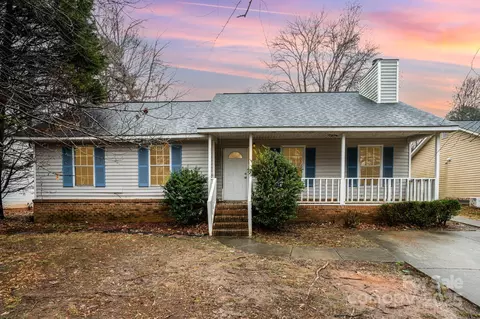 5902 Tynwald Ln, Charlotte, NC 28227