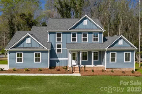 1326 Brentwood Dr, Newton, NC 28658