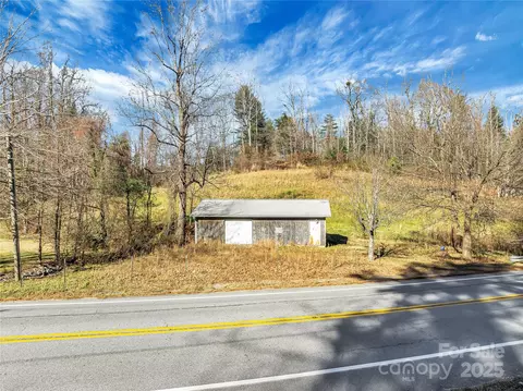 283 Ozone Dr, Saluda, NC 28773 photo 2
