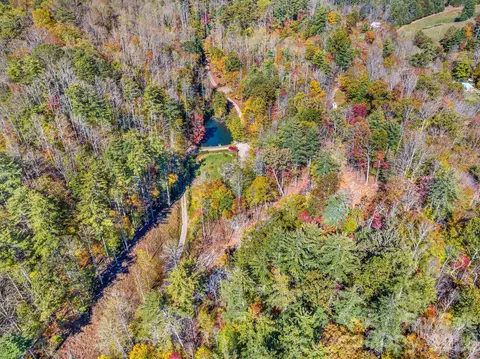 148 Fish Pond Ln, Burnsville, NC 28714