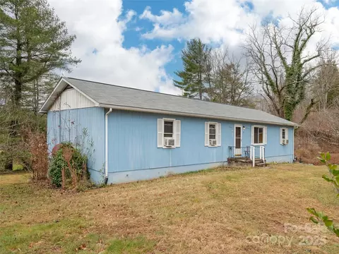 21 W Chapel Rd, Asheville, NC 28803