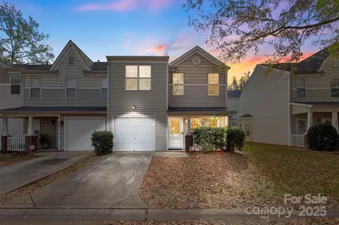 5450 Franklin Springs Cir, Charlotte, NC 28217