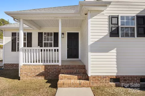 Exterior - 333 E Village Dr, Monroe, NC 28112 photo 2 of 3