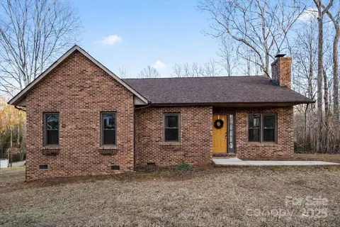 7022 Plott Rd, Charlotte, NC 28215