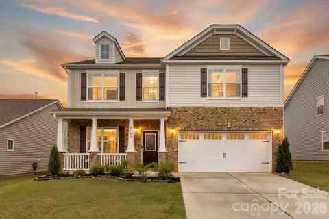 9142 Mackinaw Dr, Gastonia, NC 28056