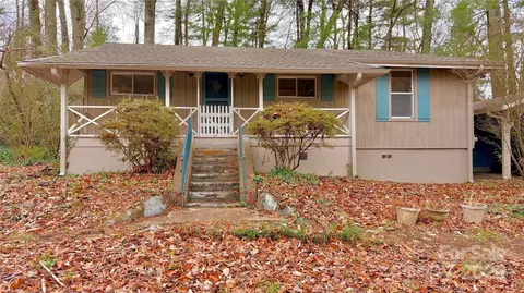 495 Armstrong Ave, Hendersonville, NC 28739