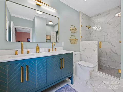 Bath - 277 Markham Rd, Tryon, NC 28782 photo 1 of 4