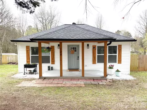 126 Laura Rd, Mooresville, NC 28117