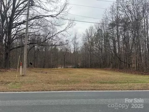 1651 Mollys Backbone Rd, Sherrills Ford, NC 28673