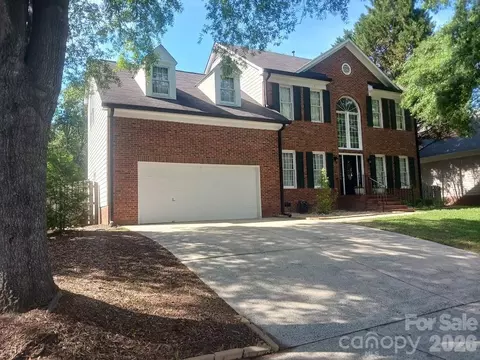 12702 Landing Green Dr, Charlotte, NC 28277