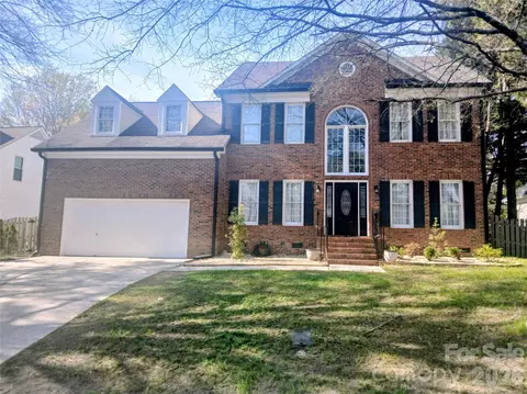 12702 Landing Green Dr, Charlotte, NC 28277