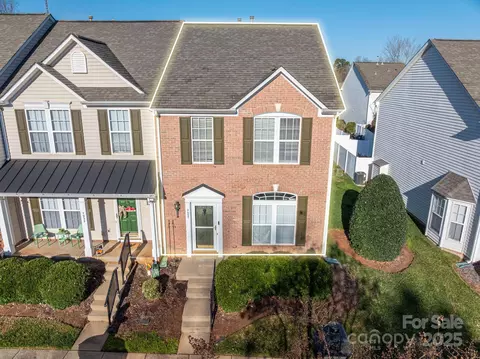 Exterior - 7937 Mariners Pointe Cir, Denver, NC 28037 photo 3 of 5