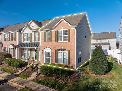7937 Mariners Pointe Cir, Denver, NC 28037