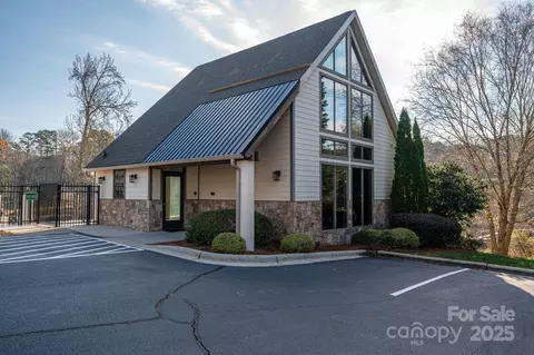 Exterior - 7937 Mariners Pointe Cir, Denver, NC 28037 photo 4 of 5