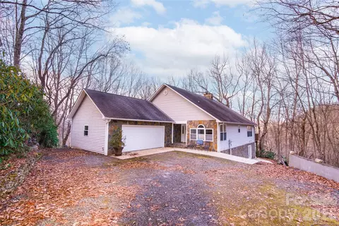 194 Ridgeview Dr, Whittier, NC 28789