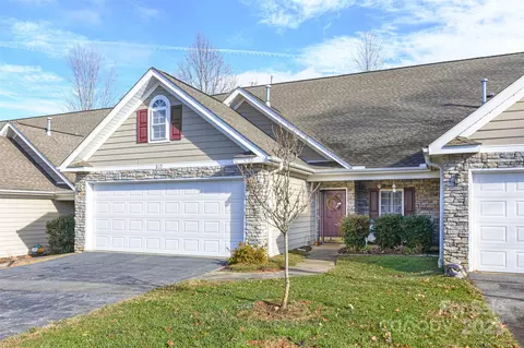 815 W Pointe Dr, Asheville, NC 28806