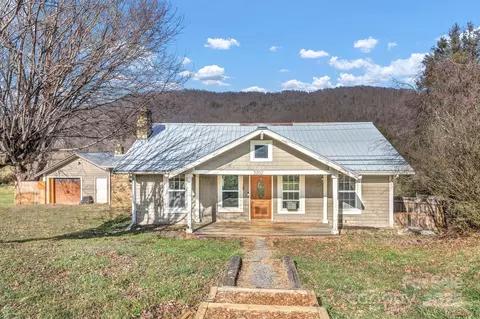 3760 Pisgah Dr, Canton, NC 28716