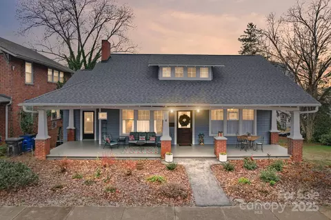 202 S Oak St, Statesville, NC 28677
