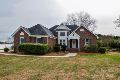 2322 Supreme Dr, Monroe, NC 28110