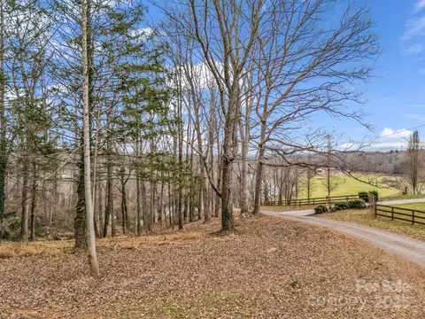 660 Glenn Bridge Rd, Arden, NC 28704 photo 3