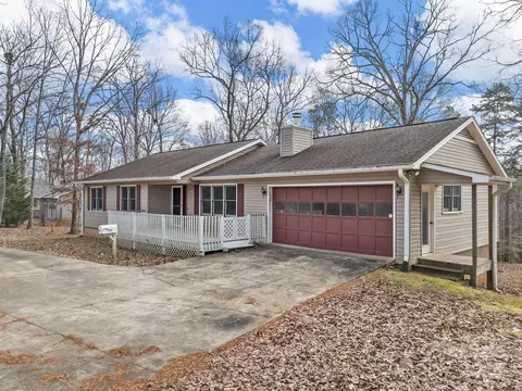 1020 Blanton St, Columbus, NC 28722