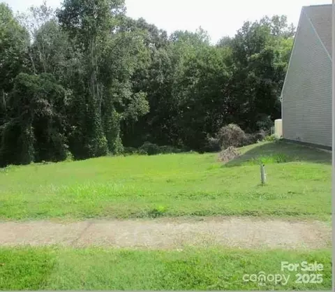 1905 9th Dr, Hickory, NC 28602