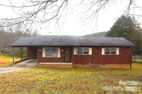 1156 Oak Forest Dr, Morganton, NC 28655
