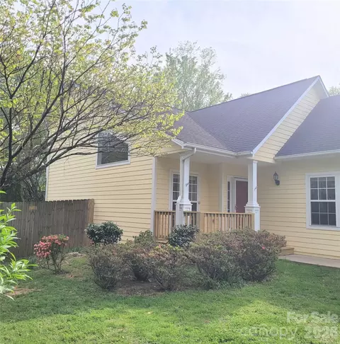 35 Cotton Creek Cir, Black Mountain, NC 28711