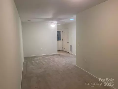 Living - 481 26th Ne Ave NE, Hickory, NC 28601 photo 8 of 8