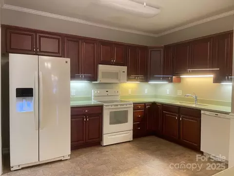 Kitchen - 481 26th Ne Ave NE, Hickory, NC 28601 photo 1 of 3