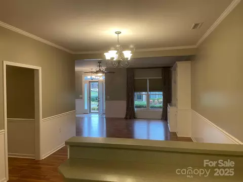 Living - 481 26th Ne Ave NE, Hickory, NC 28601 photo 7 of 8
