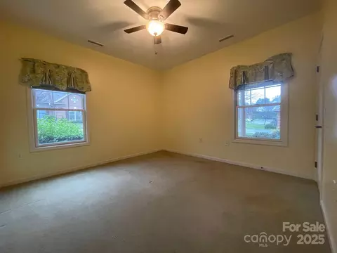 Bedroom - 481 26th Ne Ave NE, Hickory, NC 28601 photo 4 of 5