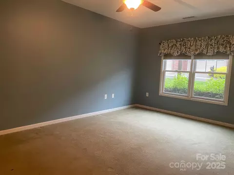 Bedroom - 481 26th Ne Ave NE, Hickory, NC 28601 photo 2 of 5