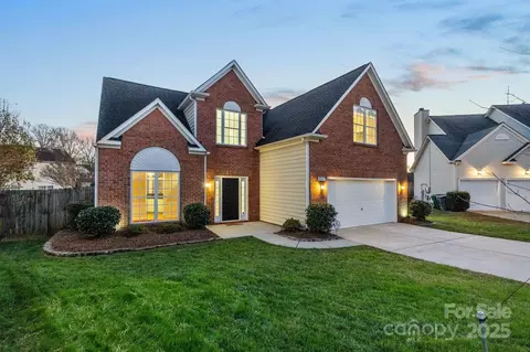8937 Coppermine Ln, Charlotte, NC 28269