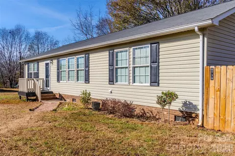 5739 Pug Ln, Iron Station, NC 28080