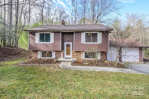 220 Leverette Dr, Hendersonville, NC 28791
