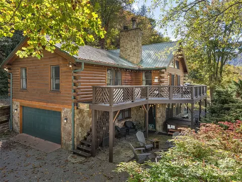 400 Rocky Top Rd, Maggie Valley, NC 28751
