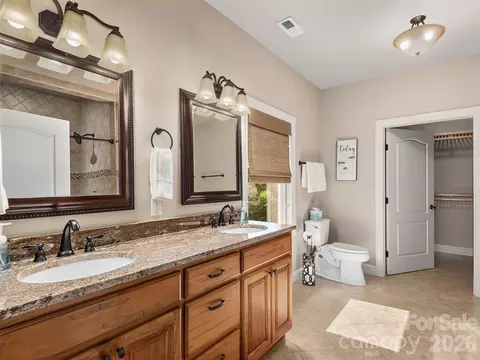 Bath - 355 Johnson Dr, Canton, NC 28716 photo 2 of 4