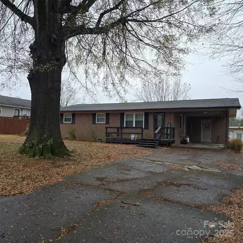 1196 Carolyn Dr, Albemarle, NC 28001
