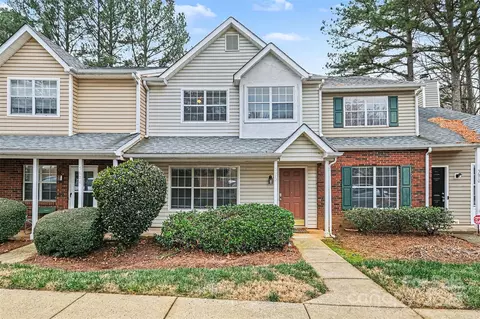 5672 Prescott Ct, Charlotte, NC 28269