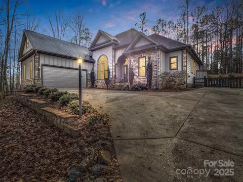 351 E Rambling Crk, Tryon, NC 28782