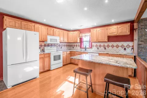Kitchen - 1295 Cattle Ridge Rd, Cheraw, SC 29520 photo 1 of 3