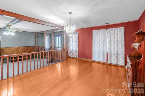 Living - 1295 Cattle Ridge Rd, Cheraw, SC 29520 photo 4 of 5