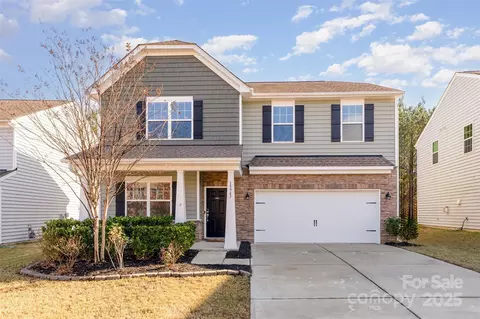 15947 Harbor Hill Dr, Charlotte, NC 28273