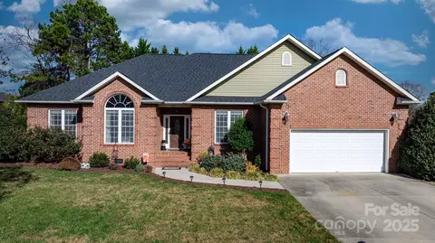 1769 31st Avenue Ne Ln NE, Hickory, NC 28601