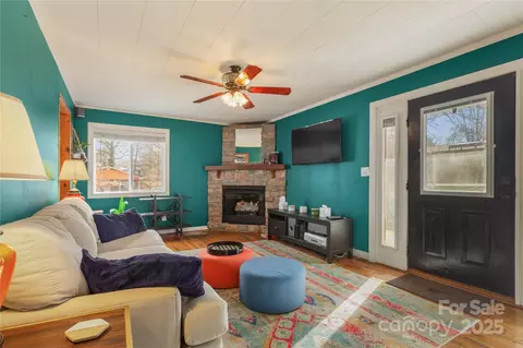333 Oakview Park Rd, Asheville, NC 28803