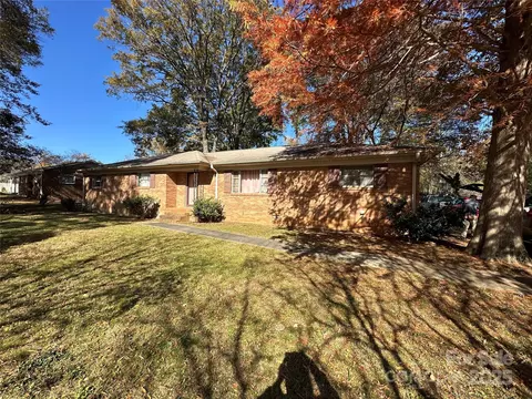 6547 Louglen Cir, Charlotte, NC 28212