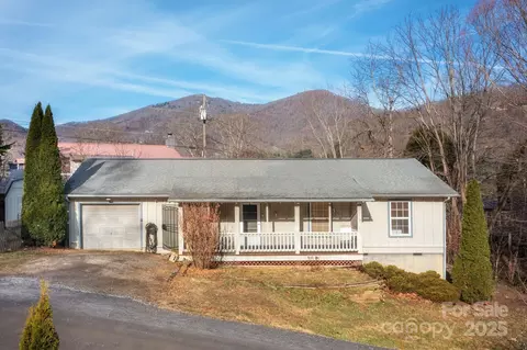 104 Melody Ln, Maggie Valley, NC 28751