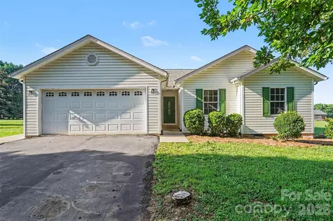 105 3rd Nw Ave NW, Hildebran, NC 28637